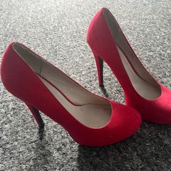 High heels red