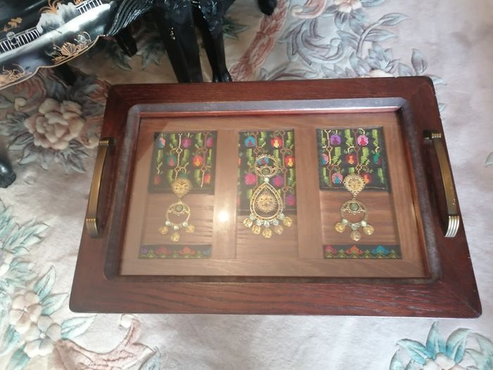 Decorative craftsmanship tray