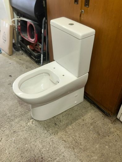 Brand New Toilet,cistern And Lid