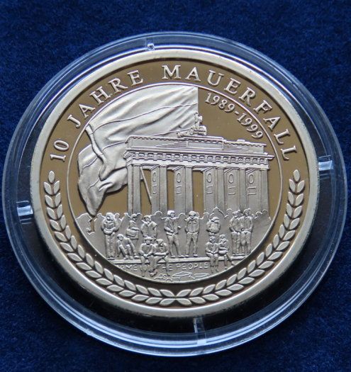 Fall of The Berlin wall - East Germany collector proof coin medal