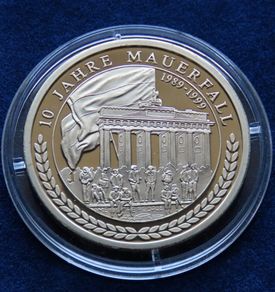 Fall of The Berlin wall - East Germany collector proof coin medal