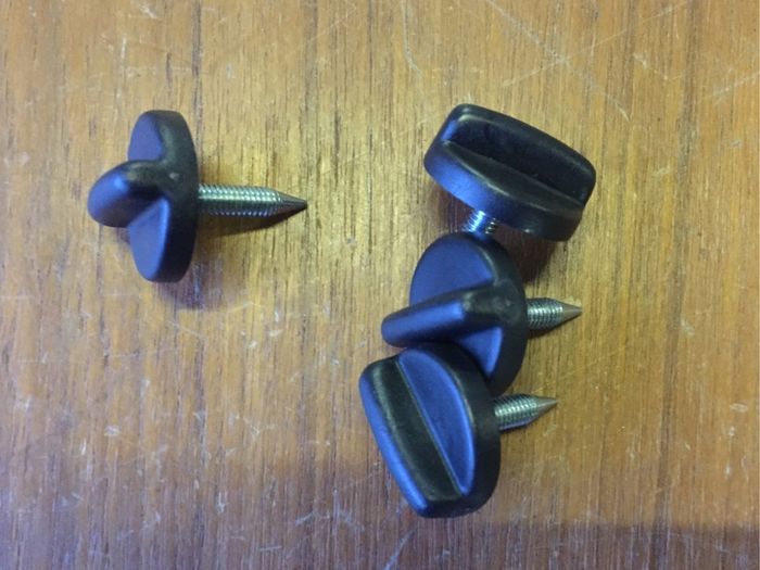 Fusebox Cover Screw (Alfa Romeo 156)