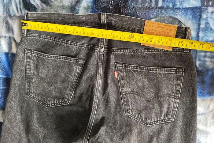 Levi's black jeans