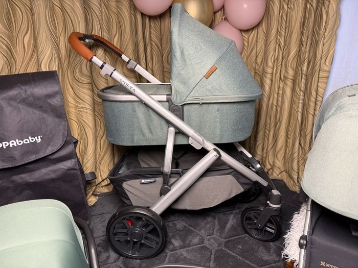 Full travel System Uppababy Vista V2 with car seat and isofix