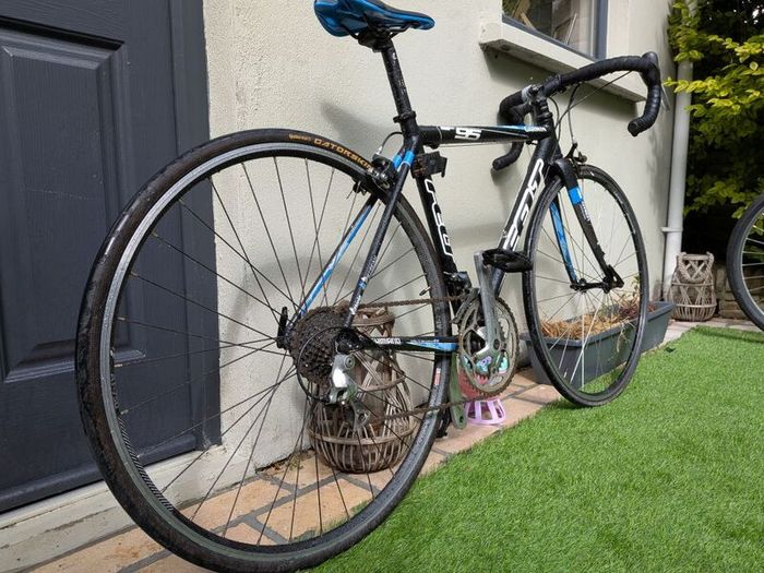 Felt F95 Road Bike