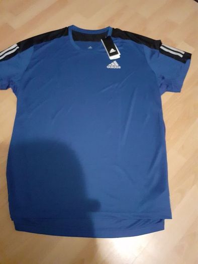 New Adidas T-Shirt Size 2XL