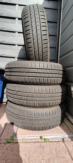 Set of 4 CEAT EcoDrive Tyres (175/65 R15 84H) Like New