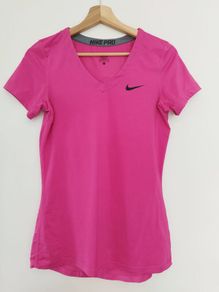 Ladies Nike T-shirt - Size 10/12
