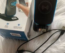 Wireless charging stand