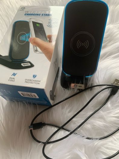 Wireless charging stand