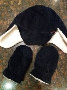 Boys hat and mitten set. Age 2-4