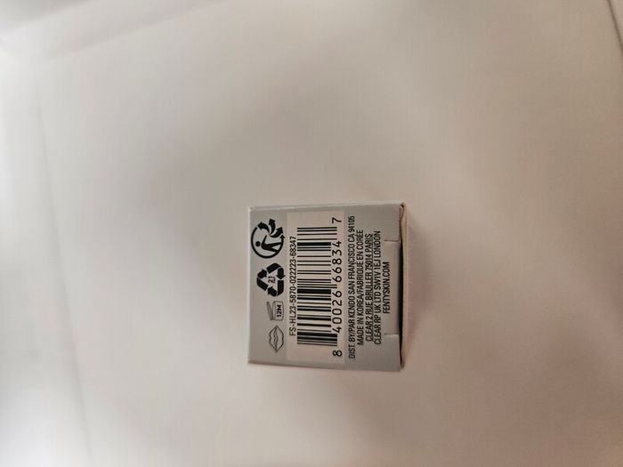 Fenty Beauty Hydrating + Strengthening Lip Oil
