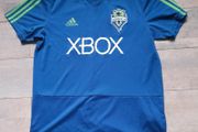 Boys Adidas top age 13 - 15