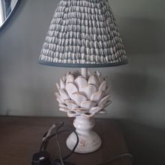 Decorative ceramic table lamp