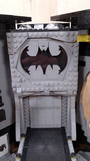 LEGO 76252 Batcave - Shadow Box