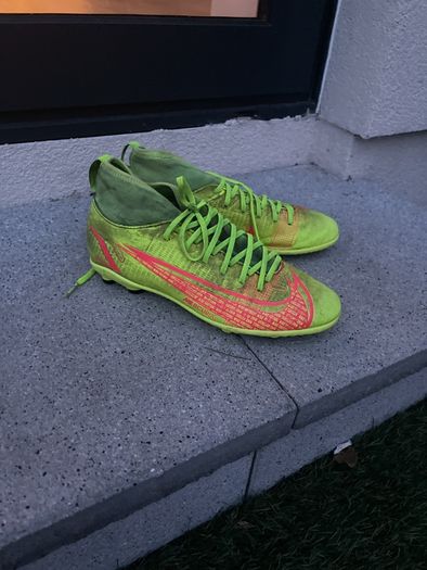 yellow nike football boots
