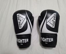 Boxing gloves 14 oz new