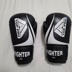 Boxing gloves 14 oz new