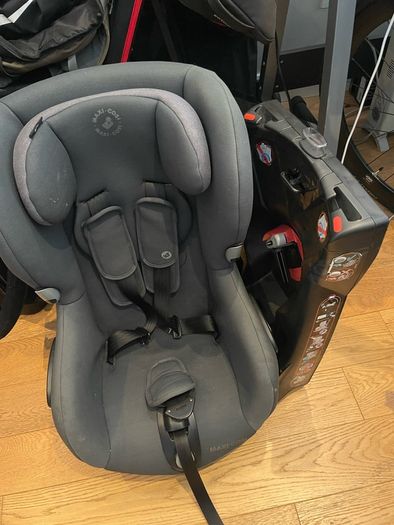 Maxi-Cosi Axiss Rotating Car Seat