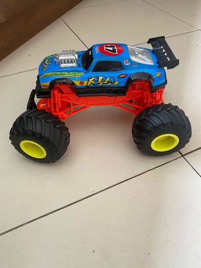 remote control monster truck