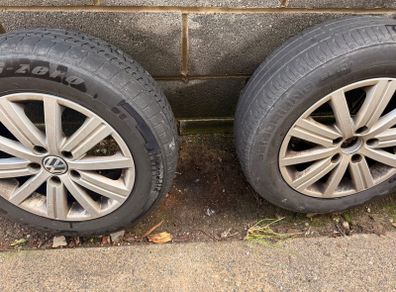 VW Golf original alloys and tyres