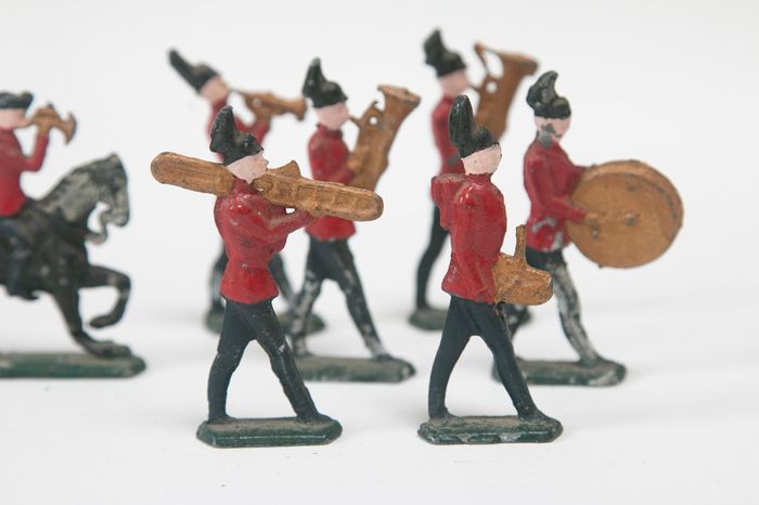 1930s lead soldier marching band