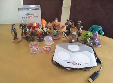 Disney Infinity PS3 Game and figures