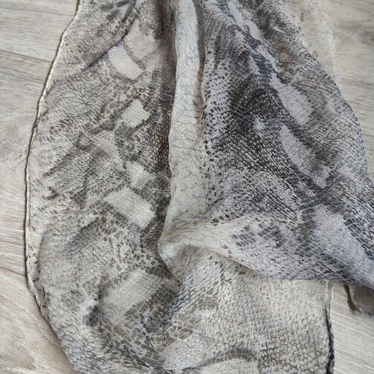 Grey Snake Skin Pattern scarf 80x140cm