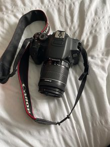 Canon 700D 18-55mm lens