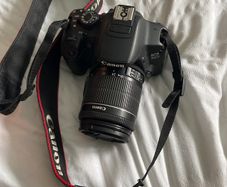 Canon 700D 18-55mm lens
