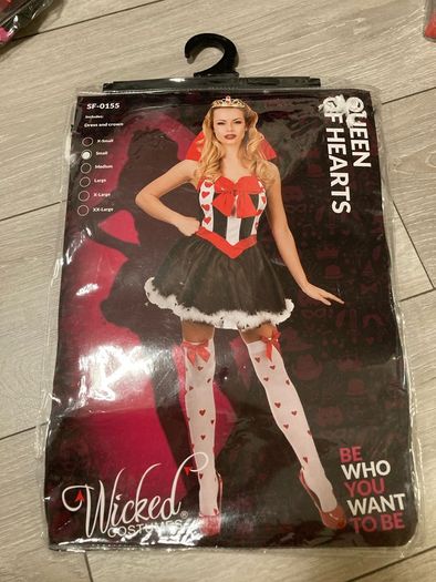 Halloween costume Queen of hearts