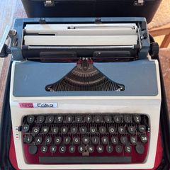 Typewriter - Daro Erika, Germany, 1965