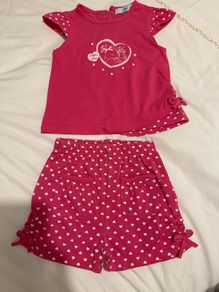 Pink top and shorts 9-12 m