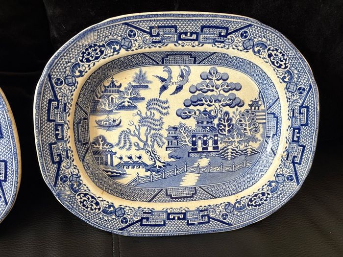 Vintage / Antique x2 Medium Size Blue Willow Oval Serving Platters