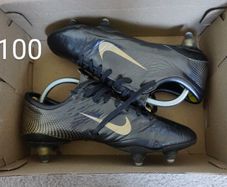 Football Boots Nike Mercurial Vapor III Black/Gold (2006) Size 7UK SG