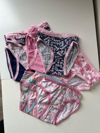 10 Girls briefs 2-3 years