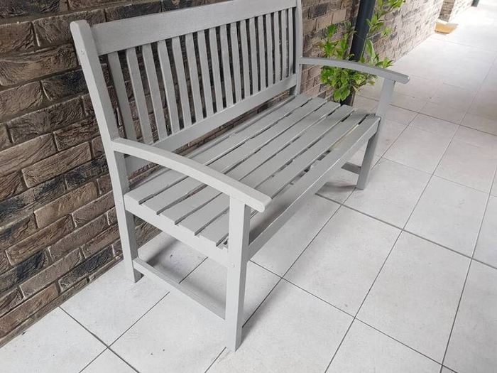 garden bench( can deliver)