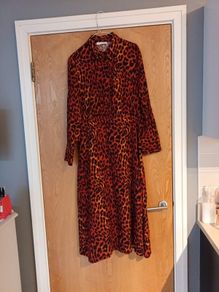 Primark  Animal  Print  Dress With Self Tie Belt At The Back.   Size 12.  New.