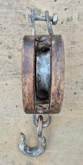 Vintage ships pulley