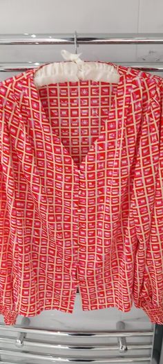 Beautiful Rowen Avenue Colourful Blouse Size Medium