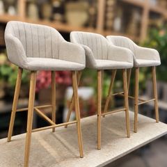 4 brand new stools