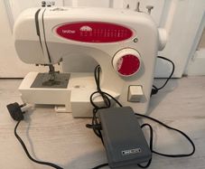Sewing Machine (Brother)