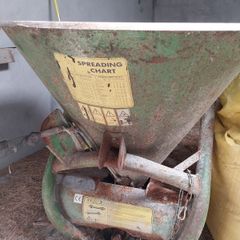 fertilizer spreader