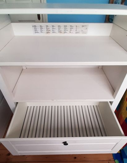 Solid wood changing table