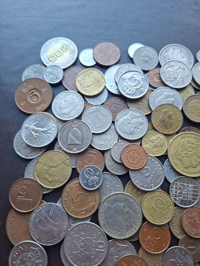 A Lot of 600+ grams of coins from Worldwide#8