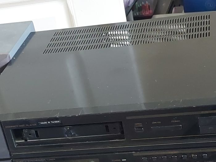 Mitsubishi Music Centre, Model DA-60R, Radio, CD, Tape, Phono, Aux, 2 Philips speakers included, in good condition for its age