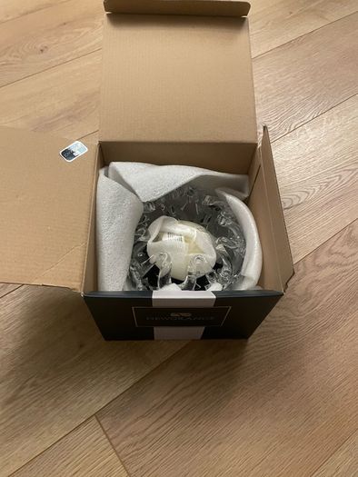 Brand New Gift-Boxed Newgrange Living iNet Ball Candleholder (BNWT)