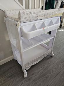 baby changing