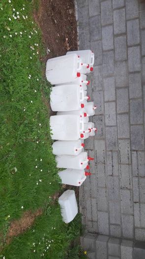 liquid containers