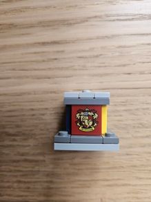 lego 75964-21 harry potter statue pedestal with house crests